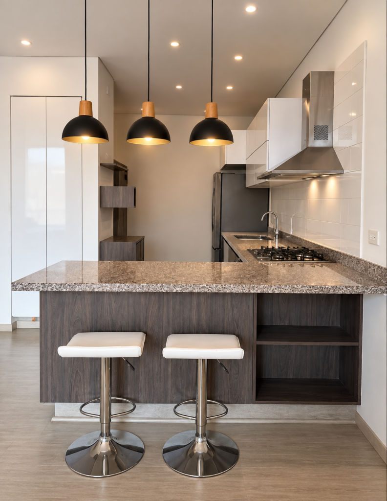 Cocina con isla y barra con butacos